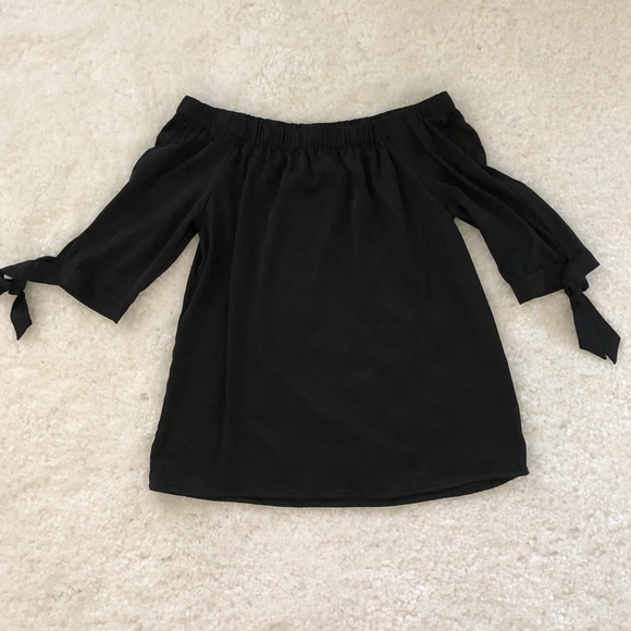 H&M Tops - H&M Off the Shoulder top